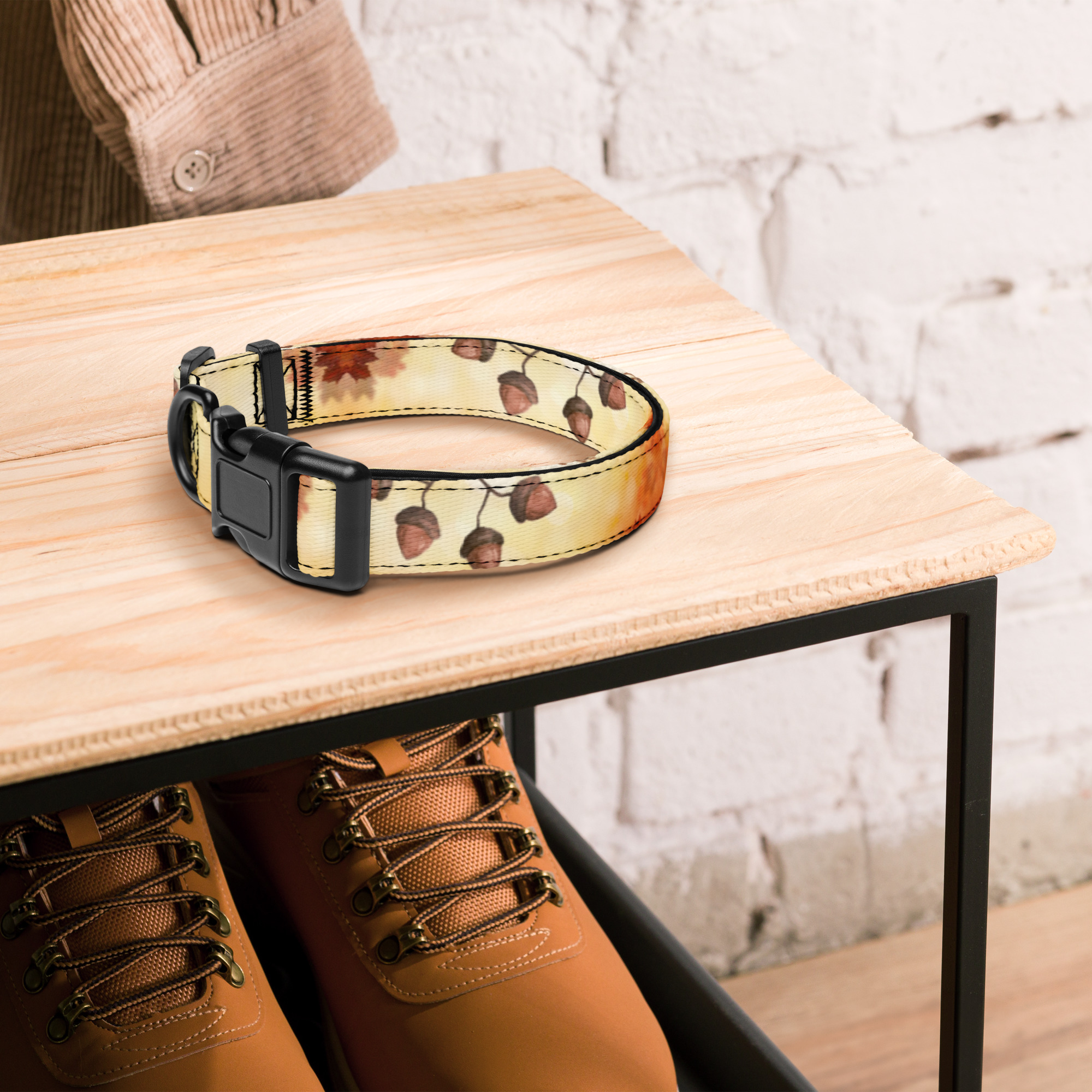 Štýlový obojok pre psa – dizajn s makkami a šiškami – Obrázok 4